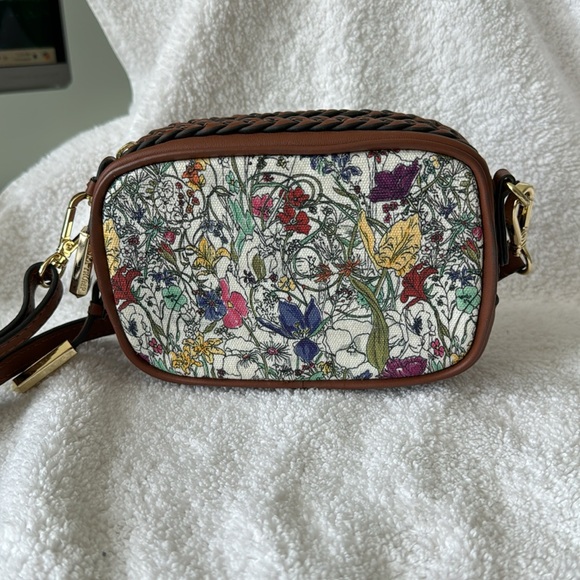 Ivanka Trump Briarcliff Saddle cross body purse - Picture 3 of 6